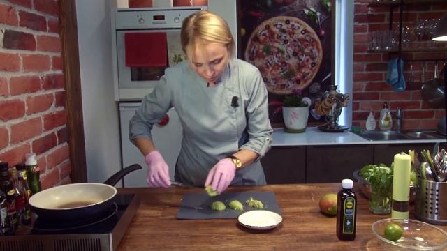 Как приготовить салат авокадо с креветками и манго на кунжутном и горчичном масле. смотреть онлайн