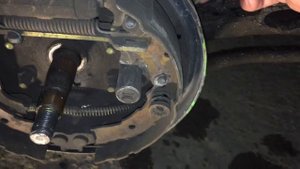 Daihatsu Storia Toyota Duet сведение колодок для снятия барабана