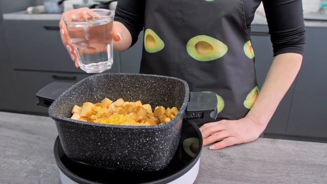ЯБЛОЧНОЕ КОМПОТЕ НА ПОДУШКЕ ИЗ ФИНИКОВ, СЕМЕЧЕК И ОВСЯНКИ.