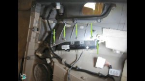 Снятие обшивки водительской двери KIA Carnaval 2.7i
