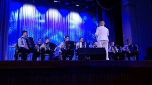 " Тройка", муз.А.Большакова .Детский ансамбль баянистов, рук.А.М.Кац.г.Самара.