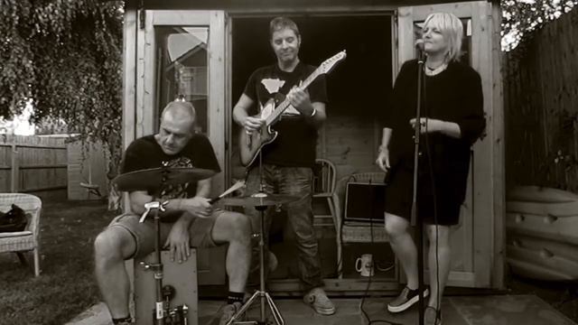 SWEET DREAMS - The Funday Club - Sunday #ShedSessions - Acoustic Cover - The Eurythmics