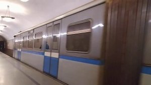 станция метро Бауманская посадки нет!