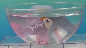 Little Live Pets Lil Dippers Pet Fish by Moose Toys