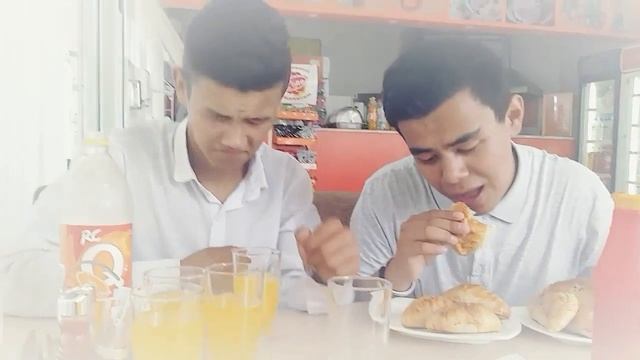 Ученики гимназии 1 поздравили своего любимого учителя мини роликом (БустонЧкаловскХуджандТаджикиста смотреть онлайн