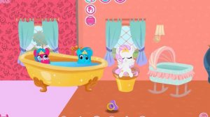 Карманная пони маленькая принцесса знакомится с семьей.  Мультик игра для детей.