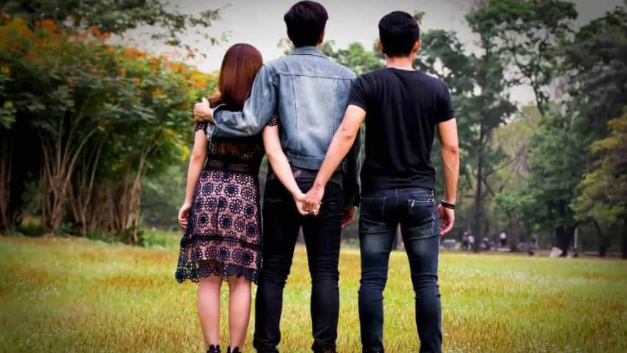 У женщины несколько мужчин! Что может из этого выйти и получиться смотреть онлайн