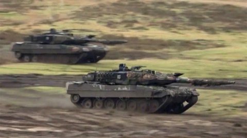 Более 150 танков "Леопард" немецкого производства обязались отправить Украине сразу 9 западных стран