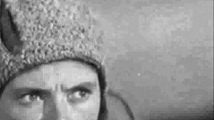 Поручик выпьет перед боем