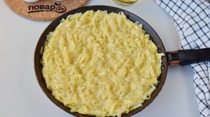 Большой драник на сковороде