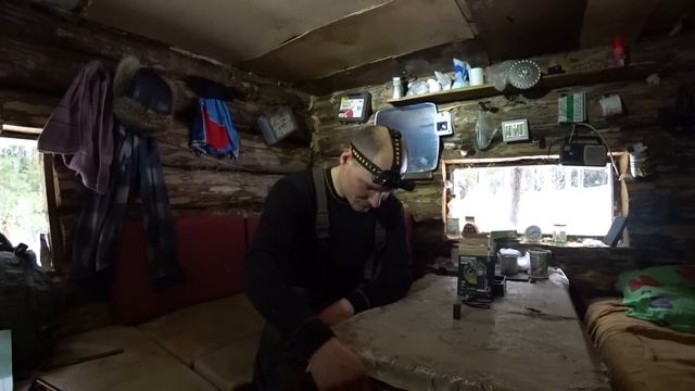 Ловим рыбу и коптим зимой. Хариус и окунь. Таежная проверка продольников и дедовских ловушек. смотреть онлайн