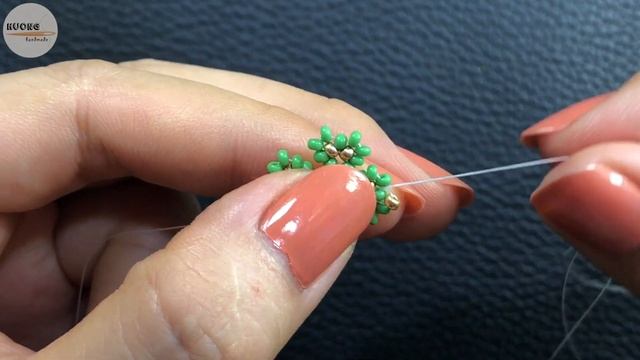 Four leaf clover beaded bracelet. Beading tutorial