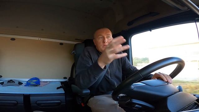 ПОЧЕМУ Я НЕ ПОСТАВИЛ ПОЛУПРИЦЕП НА СТОЯНОЧНЫЙ ТОРМОЗ!?#автошкола_дальнобоя#тормоза