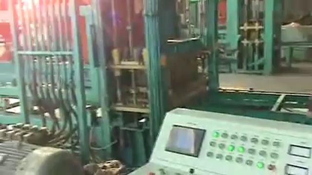 QT4-15 Кирпичный станок.Бетонный кирпич. смотреть онлайн