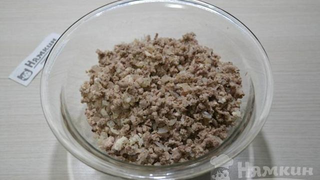 Тонкие блинчики на молоке с мясной начинкой