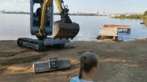 Быстрая смена ковшей на мини-экскаваторе