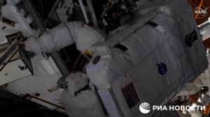 немецкий астронавт с МКС запутался в страховке.