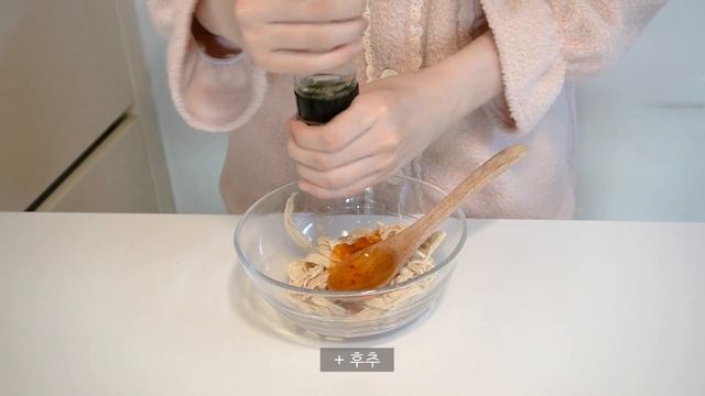 ENG) vlog 자취생 브이로그?매콤한 빨간어묵 만들어 먹고 밥도둑 새우장 덮밥 먹는 자취 일상? (크림치킨, 닭가슴살샌드위치, 순대볶음, 수제비, 허니버터고구마)