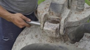 Вернулся  клиент. Требует сделать снова! Ремонт крышки бетоносмесителя .