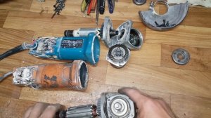 AEG WS 8-125 (AEG WS 6-125) VS Makita 9555