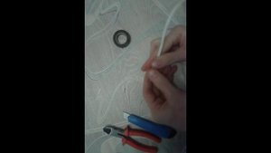 Как изолировать провода изолентой (How to strip insulation from wires and connect them together)?