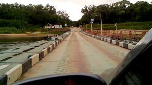 Наплавной пантонный мост через реку Сура на границе Нижегородской области и Чувашской республики
