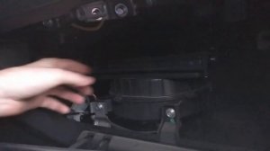 HYUNDAI SOLARIS I поколения 2014 г. Замена салонного фильтра.