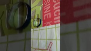 Кольцо меняет цвет