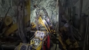 Работа помбуром в шахте на Самоходной Буровой установке #Diamec U4 #construct #mine #СБУ #dbs #СПО