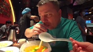 ЕДА В КИТАЕ БОЛЬШОЙ КОТЁЛ С МЯСОМ