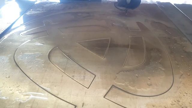 Вырезка орнамента из латуни с помощью гидроабразивной резки смотреть онлайн