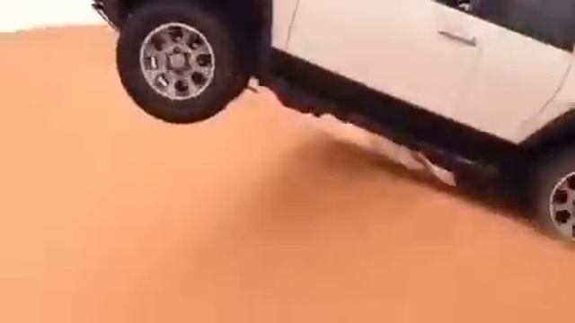 Toyota FJ Cruiser, передом. Арабы!! смотреть онлайн