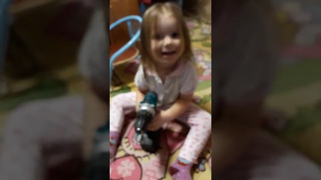 КАК РАЗРЯЖАТЬ НИКЕЛЬ КАДМИЕВУЮ БАТАРЕЮ НА ШУРУПОВЁРТЕ смотреть онлайн