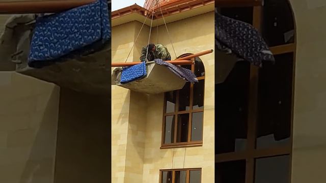 Установка водосточных труб крыши мечети сел Узнимахи в Дагестане Акушинского района смотреть онлайн