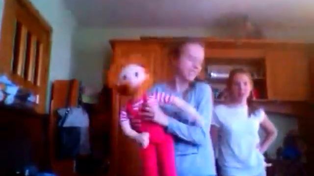 Танец. Смешной танец. Смешно. Весело. Новодим 