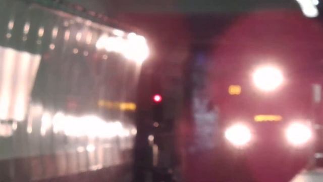 Прибытие Номерного 81-717.5 (ЛВЗ/ВМ)/81-714.5 (ЛВЗ/ВМ) из оборотного тупика на станцию "Малиновка". смотреть онлайн