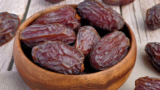 Всего 1-Финик СЪЕДЕННЫЙ НАТОЩАК: потенциальный источник необратимых процесс.Что творят финики? смотреть онлайн