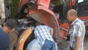 Как поднять кабину на Scania 113H