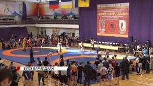 Борьба в честь лам. В Улан-Удэ прошёл турнир по Бухэ барилдаан