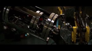 Тони Старк надевает костюм железного человека Mark 3. Железный человек(2008)