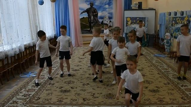 Выход на праздник "День космонавтики" смотреть онлайн