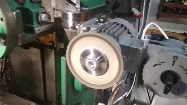 Приспособа для заточки фрез.