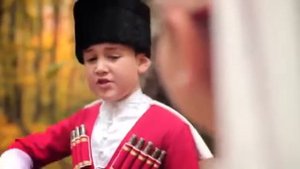 ТАНЕЦ ГЛАВЫ АДЫГЕИ КУМПИЛОВА МУРАТА КАРАЛЬБИЕВИЧА !