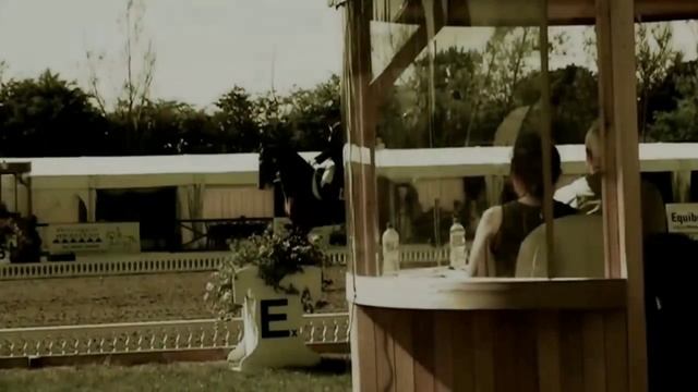 Конный спорт ( ещё до старта далеко) смотреть онлайн