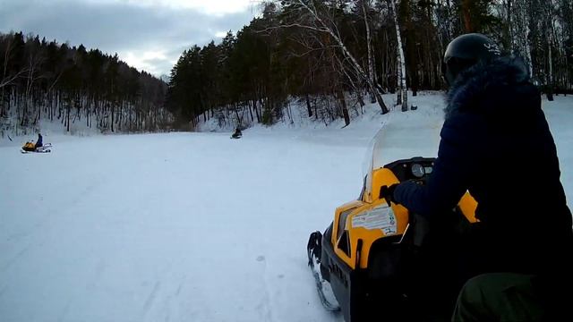 Катаемся на снегоходе