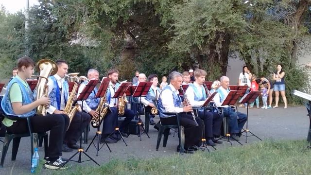 Делу - время. Музыка Р. Паулса. Игра на ж/д станции "Минусинск", август 2021 года смотреть онлайн