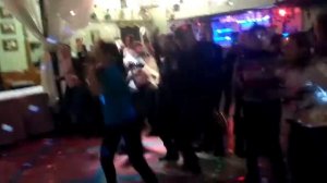 Танцевальный батл подростков