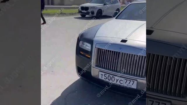 [ Альбом ]
В Дагестане блогер Хасбик разругался с водителями на дороге из-за дрифта: его забрали в п