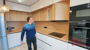 Угловая кухня с антресолями под потолок