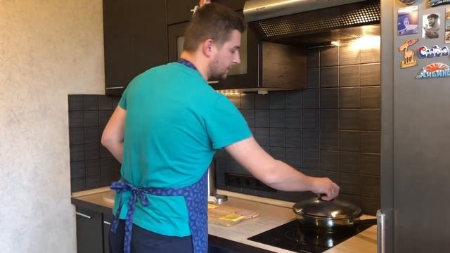 Сэндвич с яйцом, сыром и ветчиной // Как приготовить горячий сэндвич // Видеорецепт от Лехи Повара